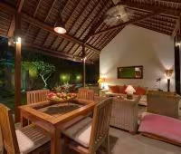 Villa Paloma Guest Pavilion, Wohn-und Esszimmer